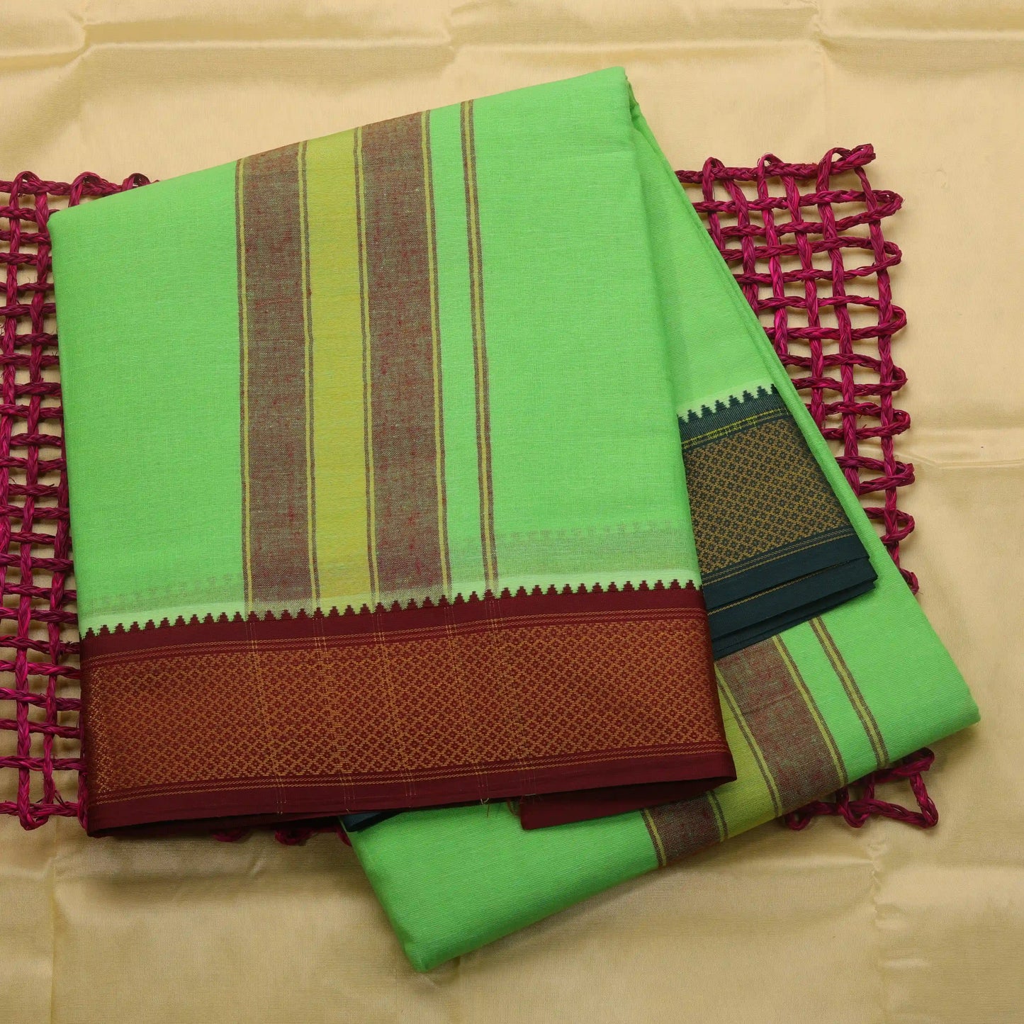 Horad Korvai Cotton Parrot Green 10 KAN Dhoti